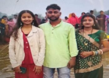 लोहरदगा में दर्दनाक सड़क हादसा-तेज रफ्तार ट्रक ने स्कूटी को कुचला, तीन भाई-बहनों की मौत