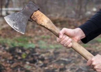 दुमका में दोस्त बना जल्लाद, खटिया में सोते समय दोस्त को कुल्हाड़ी से काट डाला