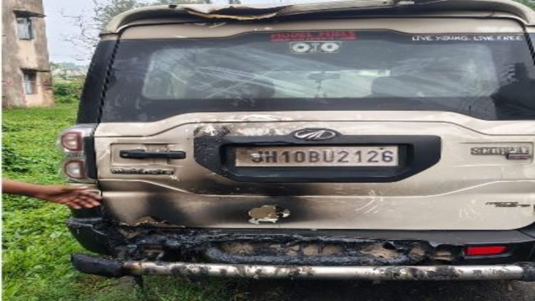 मैथन के आजाद नगर में आधी रात आगजनी से मचा हड़कंप