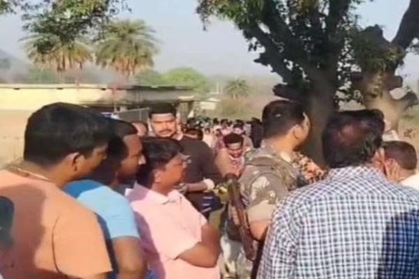 Koderma News: कोडरमा में जंगली हाथियों ने बरपाया कहर, दो लोगों को पटककर मार डाला