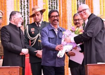 Jharkhand News: सीएम हेमंत सोरेन ने झारखंड हाईकोर्ट के मुख्य न्यायाधीश को दी बधाई