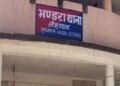 लोहरदगा में सनकी युवक ने पिता और पत्नी को कुल्हाड़ी से काट डाला, बेटी गंभीर