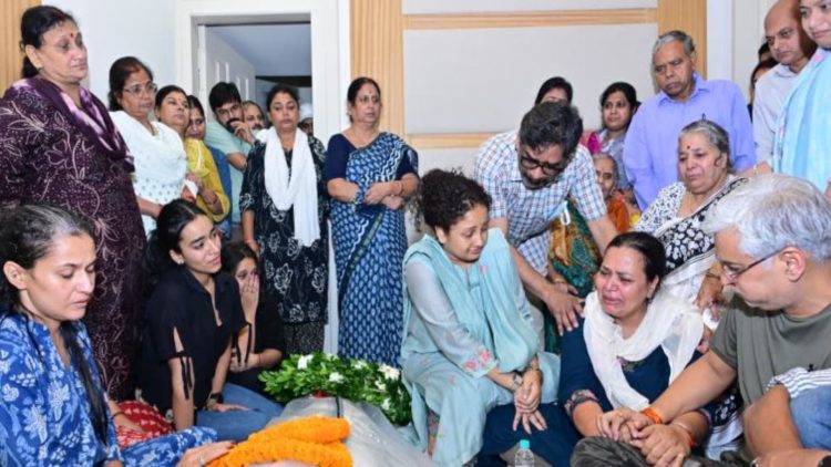 भावुक हुए सीएम हेमंत सोरेन-मंत्री दीपिका पांडेय सिंह की बेटी तृषा को दी श्रद्धांजलि