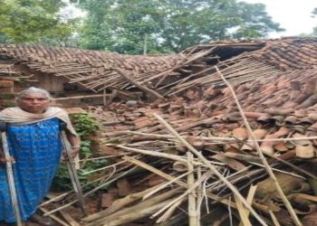 बुढ़मू में 48 घंटे से बारिश का कहर, कई कच्चे मकान पूरी तरह गिरे