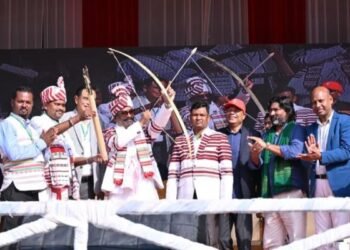 Jharkhand News: असम के तिनसुकिया में”21वीं आदिवासी महासभा-2026″ में शामिल हुए सीएम हेमंत सोरेन