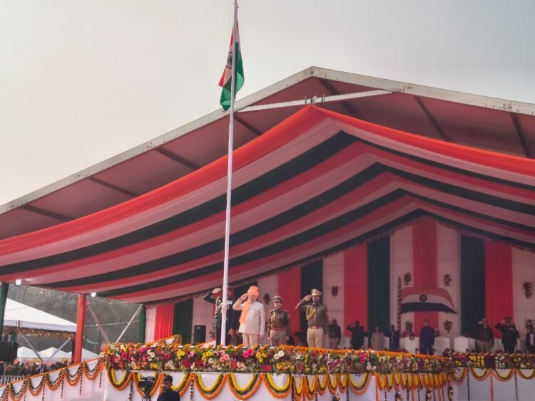 Ranchi News: आज गणतंत्र दिवस पर राज्यपाल संतोष गंगवार ने मोरहाबादी में किया झाँडोत्तोलन