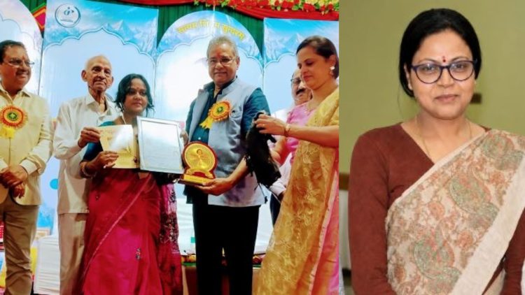 दतिया में रांची की अंशिता सिन्हा और सुषमा सम्मानित, साहित्यिक कृतियों का हुआ विमोचन
