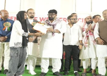 रांची के हज हाउस में 330 मेधावी मुस्लिम छात्र सम्मानित, टॉपर्स को मिला नकद पुरस्कार और लैपटॉप