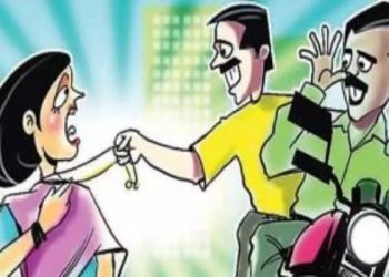 कोडरमा में महिला से डेढ़ लाख के सोने के चेन की छिनतई, पुलिस पर उठे गंभीर सवाल