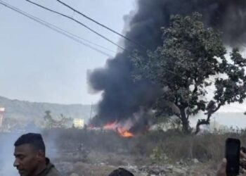 Jharkhand News: बिजली विभाग के गोदाम में लगी भीषण आग, लाखों की संपत्ति जलकर खाक