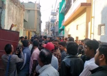 Big Breaking : डोरंडा में दिनदहाड़े हत्या, सनकी पति ने पत्नी को गोली मार उतारा मौत के घाट