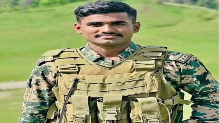 श्रीनगर में ड्यूटी के दौरान BSF जवान मोनू साव का हार्ट अटैक से निधन, मोहिसिला पहुंचा पार्थिव शरीर