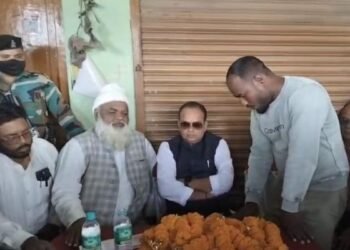 Jharkhand News: महिला से छेड़छाड़ का आरोप, उग्र हुए ग्रामीणों ने रोका स्वास्थ्य मंत्री इरफान अंसारी का काफिला