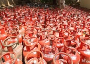 Restaurant Extra Charge Ban: रेस्टोरेंट में गैस क्राइसिस का एक्सट्रा चार्ज लगाया तो खैर नहीं, CCPA ने लगाया बैन