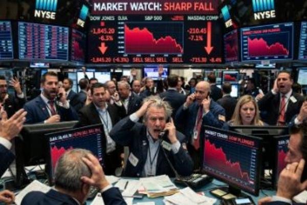 Stock Market Fall: शेयर बाजार में रेड अलर्ट-सेंसेक्स 1000 अंक टूटा, तेल की महंगाई ने बढ़ाई धड़कनें