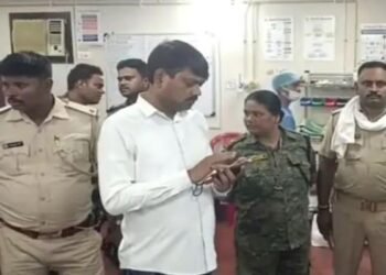 Dhanbad Crime: घर में घुसकर मेयर समर्थक शुभम यादव को गोलियों से भूना, दहशत का माहौल