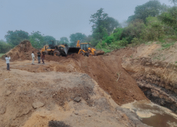 Khabar Mantra Impact: सेनीडीह-टुंडो मार्ग किनारे दो भूमिगत खदानों की भराई, नया सिंडिकेट सक्रिय होने की आशंका