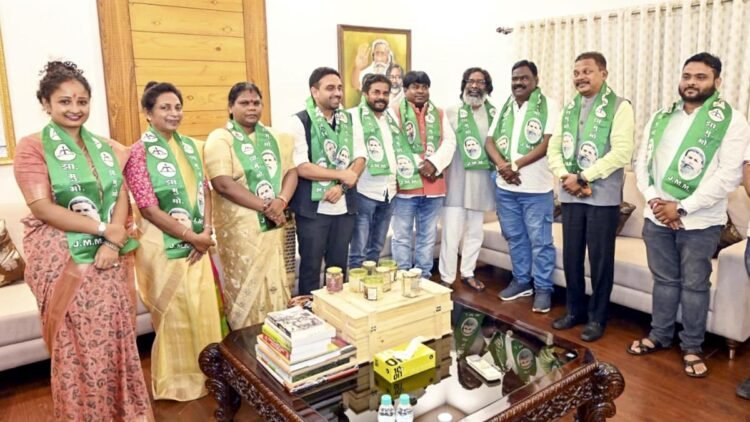 JMM में कल्पना सोरेन समेत इन नेताओं को मिली बड़ी जिम्मेदारी, देखिए लिस्ट