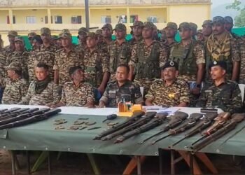 CRPF और गिरीडीह पुलिस को बड़ी सफलता, भारी मात्रा में हथियार और गोला-बारूद बरामद