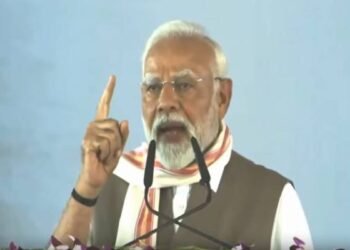 विक्रमगंज में गरजे PM मोदी