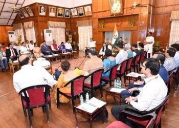 Discussion of Vice Chancellors on NEP-2020 and Indian Knowledge Tradition at Raj Bhavan, Governor called for making Jharkhand an education hub