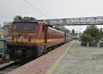 Dhanbad-Jhargram MEMU will be cancelled for two days again, passengers again faced problems