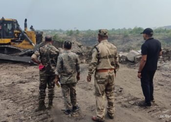 Illegal mouths were filled in Muraidih of Barora, waiting for legal action continues