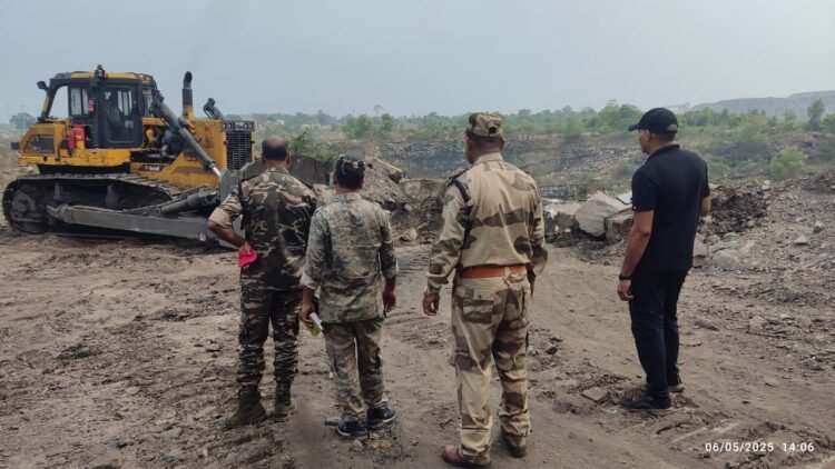 Illegal mouths were filled in Muraidih of Barora, waiting for legal action continues