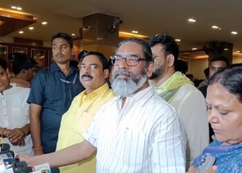 भारत-पाक तनाव पर झारखंड के मुख्यमंत्री हेमंत सोरेन की संयमित प्रतिक्रिया: “वक्त का इंतजार कीजिए, सब सामने आ जाएगा”