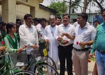 93 bicycles distributed among class VIII students, some deprived students disappointed