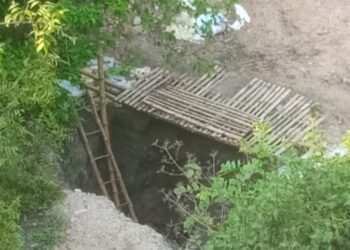 Illegal coal mining continues openly, several injured in Palasia mine collapse