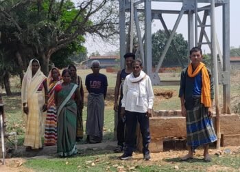 बेरहीटांड में पानी टंकी बना सफेद हाथी, आदिवासी ग्रामीण गर्मी में बेहाल – दो दिन में समाधान नहीं तो सड़क जाम की चेतावनी