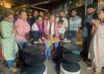 अब The Sailor’s Knot  में अतिथियों का स्वागत करेंगे रोबोट , वित्त मंत्री के हाथों हुआ शुभारंभ!