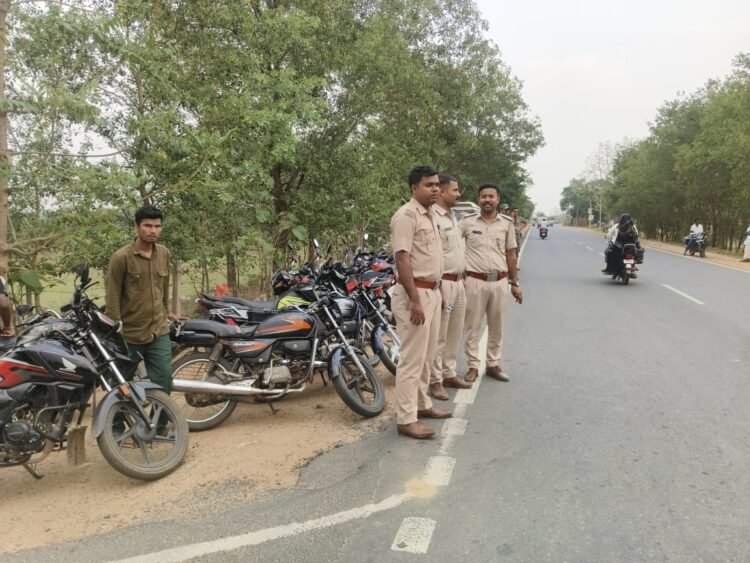 नारायणपुर पुलिस ने सड़क दुर्घटनाओं की रोकथाम को लेकर चलाया सघन वाहन जांच अभियान