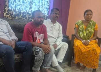 लूटकांड में कार्रवाई पर झामुमो का बवाल, मैथन थानेदार के  निलंबन की मांग