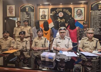 गोंदा थाना पुलिस को बड़ी सफलता, पांच युवक ब्राउन शुगर के साथ गिरफ्तार