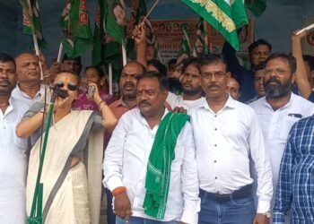 RJD protests against illegal coal trade in Jharkhand, makes serious allegations against the government