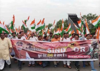 A grand tricolor procession was taken out in honor of the soldiers