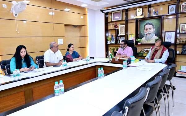 Chief Minister Hemant Soren held a review meeting regarding the visit of the 16th Finance Commission