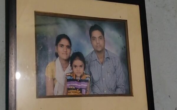 Tata Steel official commits suicide along with his family, mourning prevails in the area