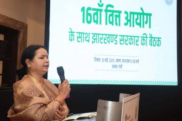 The Chief Secretary demanded a special package and 50% vertical devolution for Jharkhand in the 16th Finance Commission meeting