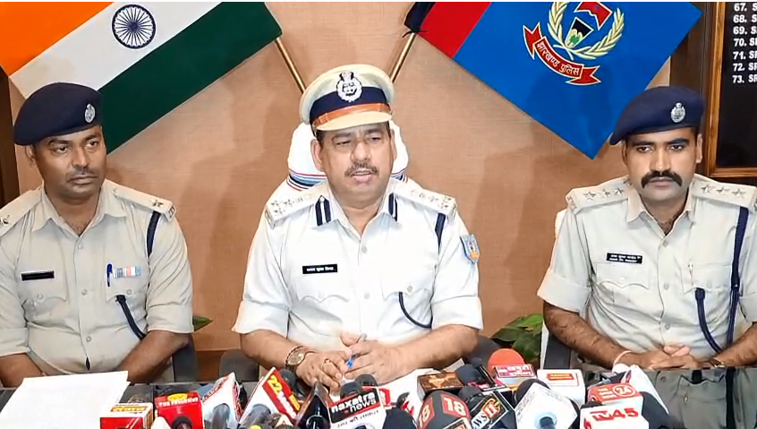 रांची,  कांके थाना क्षेत्र के सर्वोदयनगर रोड नंबर 08 में 19 मई की सुबह रमेश उराँव की चाकू मारकर हत्या  का रांची पुलिस ने चौंकाने वाला खुलासा किया