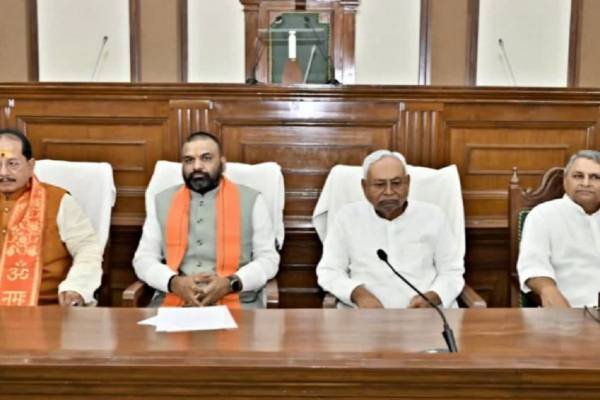 नीतीश कैबिनेट की बड़ी बैठक