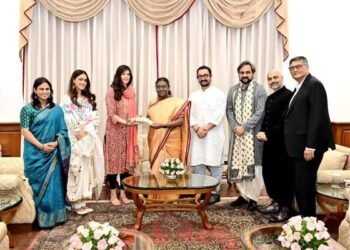 द्रौपदी मुर्मू ने देखि सितारे ज़मीन पर