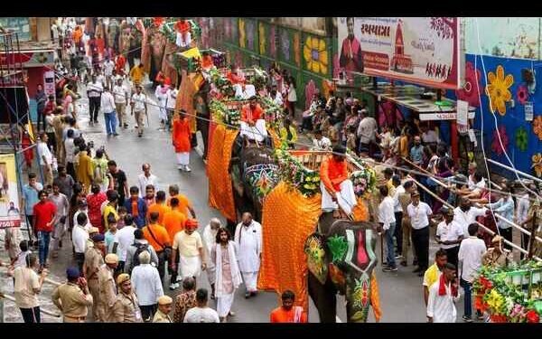 अहमदाबाद में 148वीं जगन्नाथ रथयात्रा में कई हाथी हुए बेकाबू, भीड़ में मची भगदड़