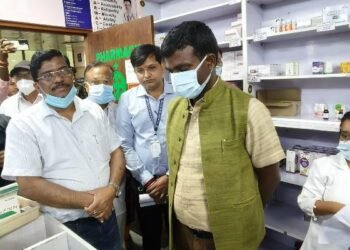 Deputy Commissioner inspected Ranchi Sadar Hospital, gave instructions to ensure better medical services