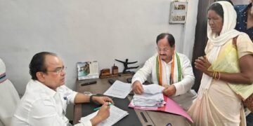 Ranchi: Janata Darbar held in Congress Bhawan, Minister Dr. Irfan Ansari solved 97 public problems instantly