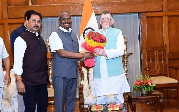 The Governor released the book "Jharkhand: Ek Sammelan"