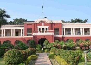 Navya Srivastava of IIT Dhanbad got a job in Google after Microsoft, got an annual package of ₹ 60 lakh