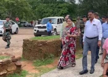 Chief Secretary Alka Tiwari's visit to Giridih: Parasnath, Usri Falls and Khandoli Dam will get a new dimension of tourism development